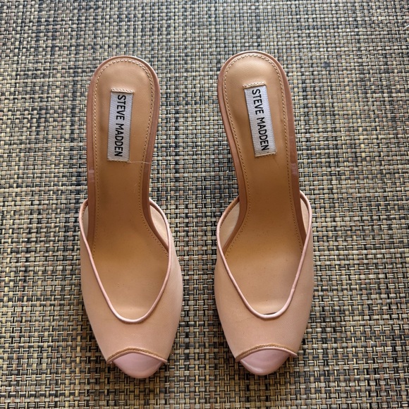 NEW Steve Madden Rowe Peep Toe Sandal size 8.5 nude kitten heels - Picture 2 of 7
